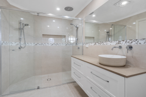 Wide Shower with Semi-Frameless shower screen